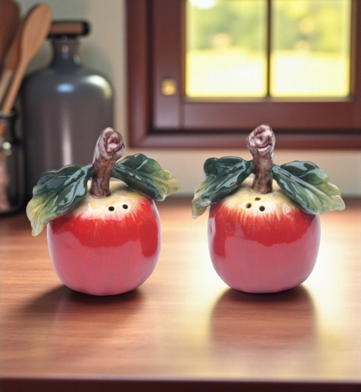 Ceramic Apple Salt and Pepper Shakers, Home Décor, Gift for Her or Mom, Kitchen Décor, Farmhouse Decor